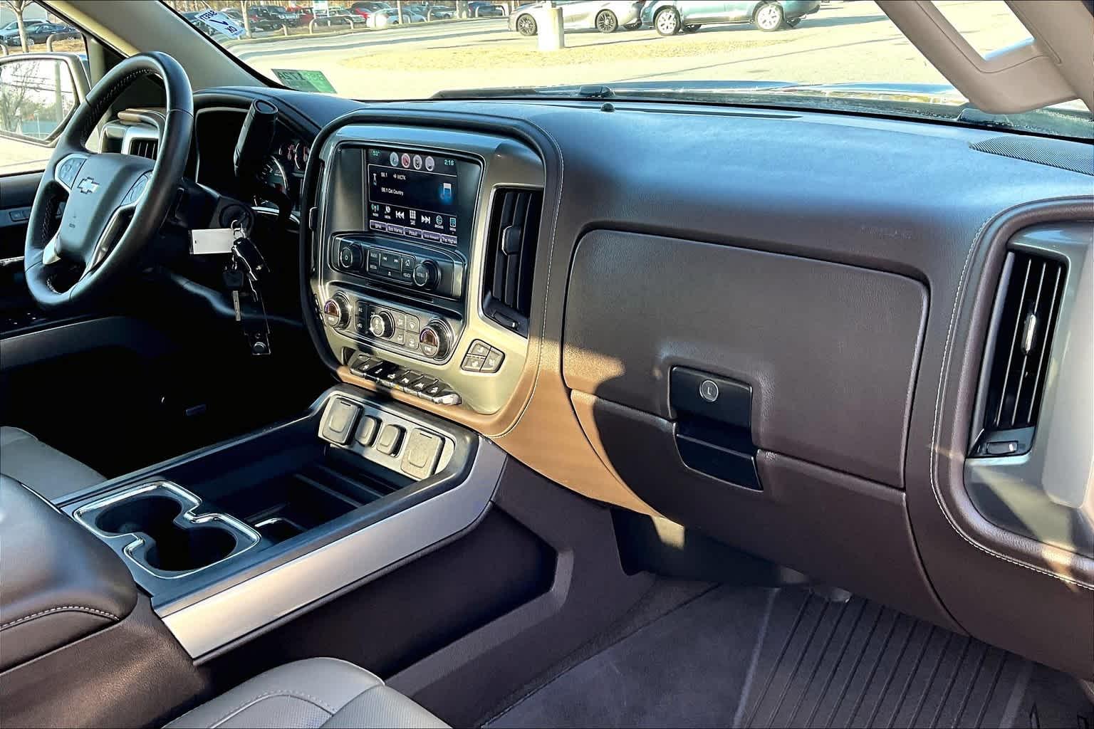 2018 Chevrolet Silverado 1500 LTZ 4WD Crew Cab 143.5 - Photo 14