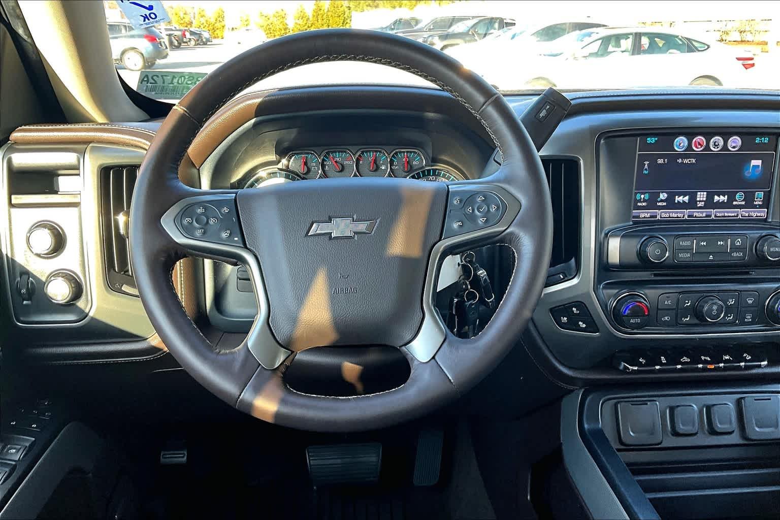 2018 Chevrolet Silverado 1500 LTZ 4WD Crew Cab 143.5 - Photo 17