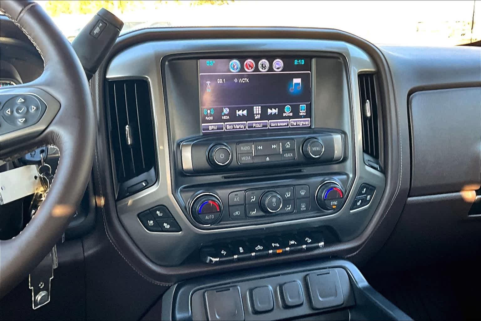 2018 Chevrolet Silverado 1500 LTZ 4WD Crew Cab 143.5 - Photo 18