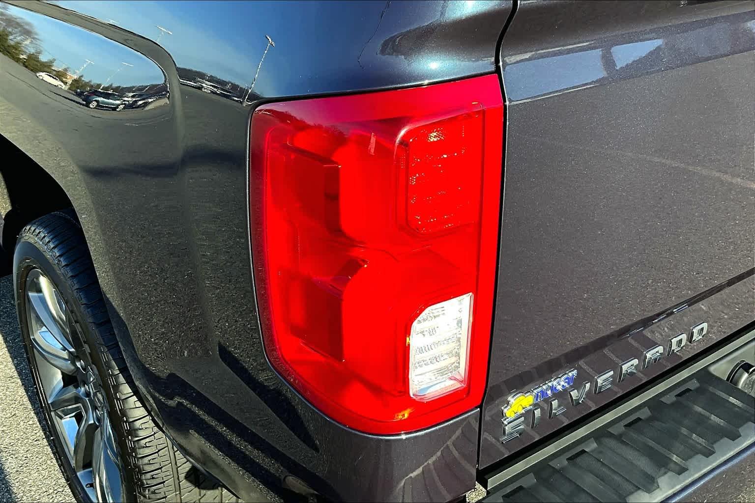 2018 Chevrolet Silverado 1500 LTZ 4WD Crew Cab 143.5 - Photo 34