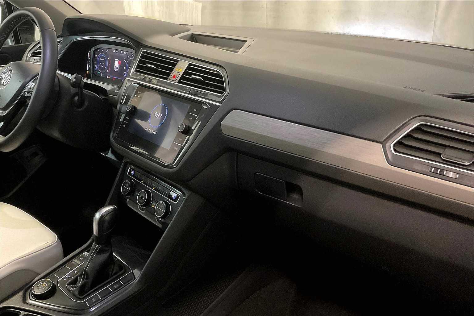 2021 Volkswagen Tiguan SEL - Photo 14