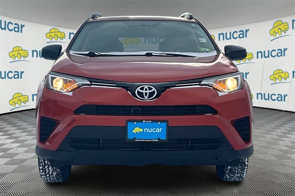 2016 Toyota RAV4 LE - Photo 2