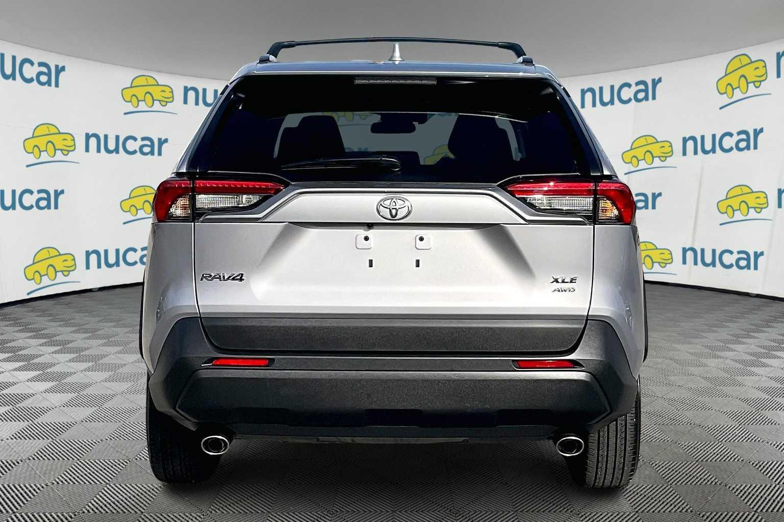 2022 Toyota RAV4 XLE - Photo 5