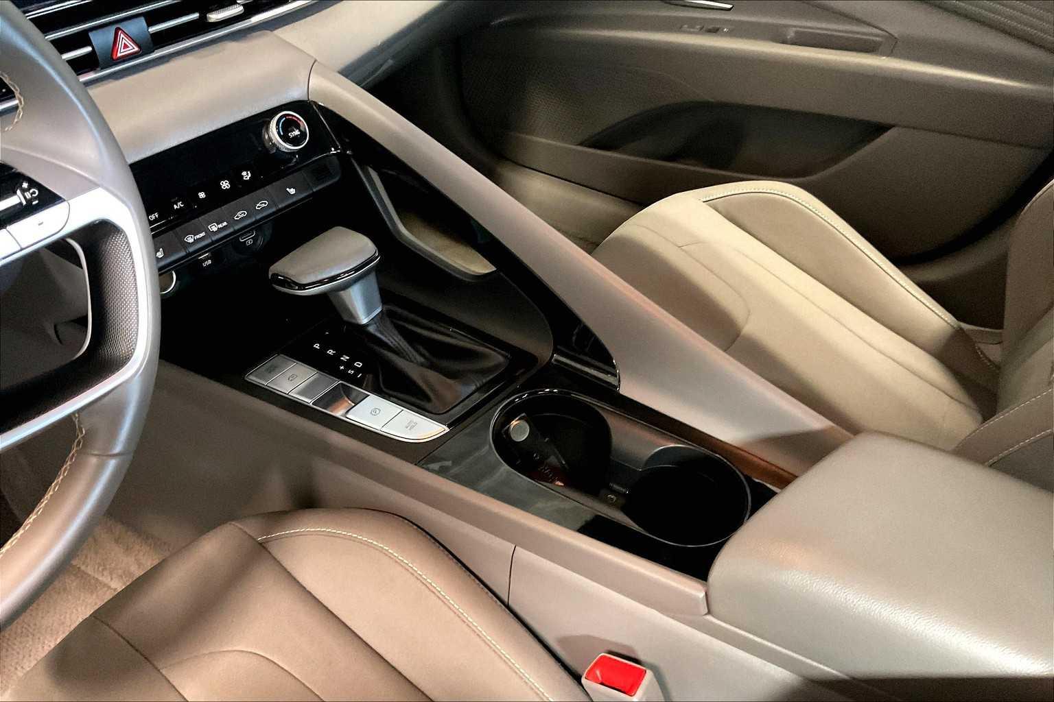 2021 Hyundai Elantra SEL - Photo 20