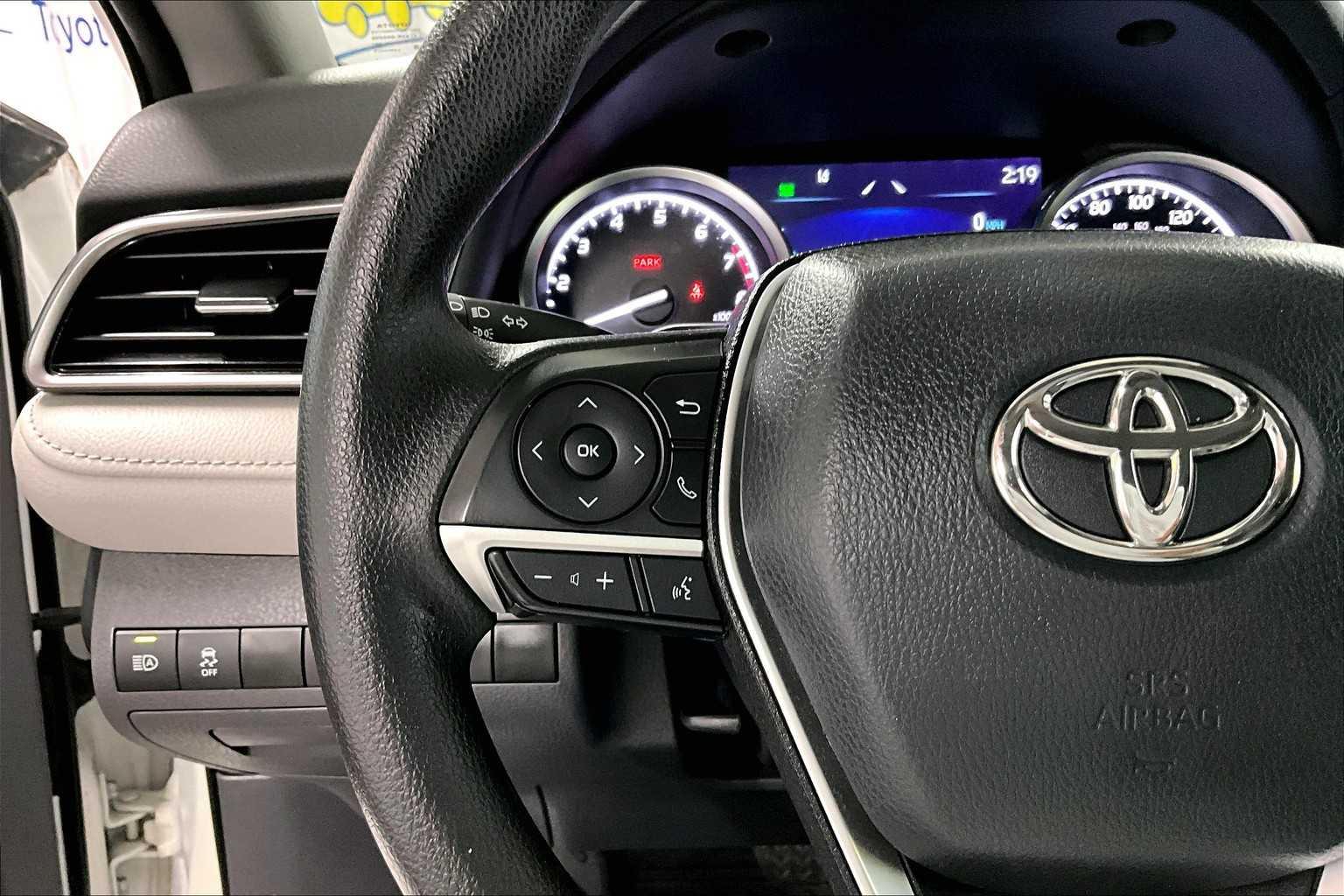 2022 Toyota Camry LE - Photo 22