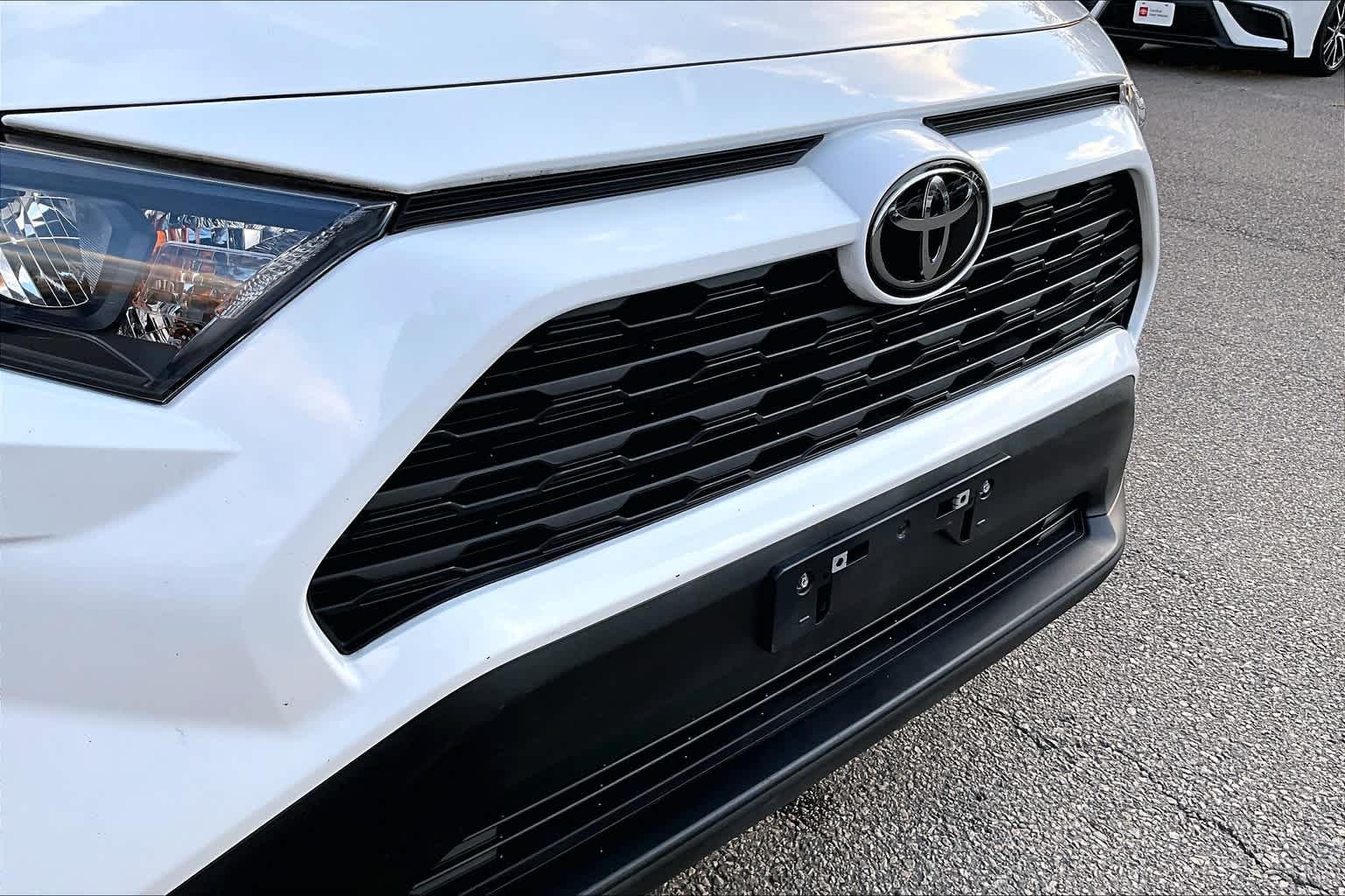 2021 Toyota RAV4 LE - Photo 29