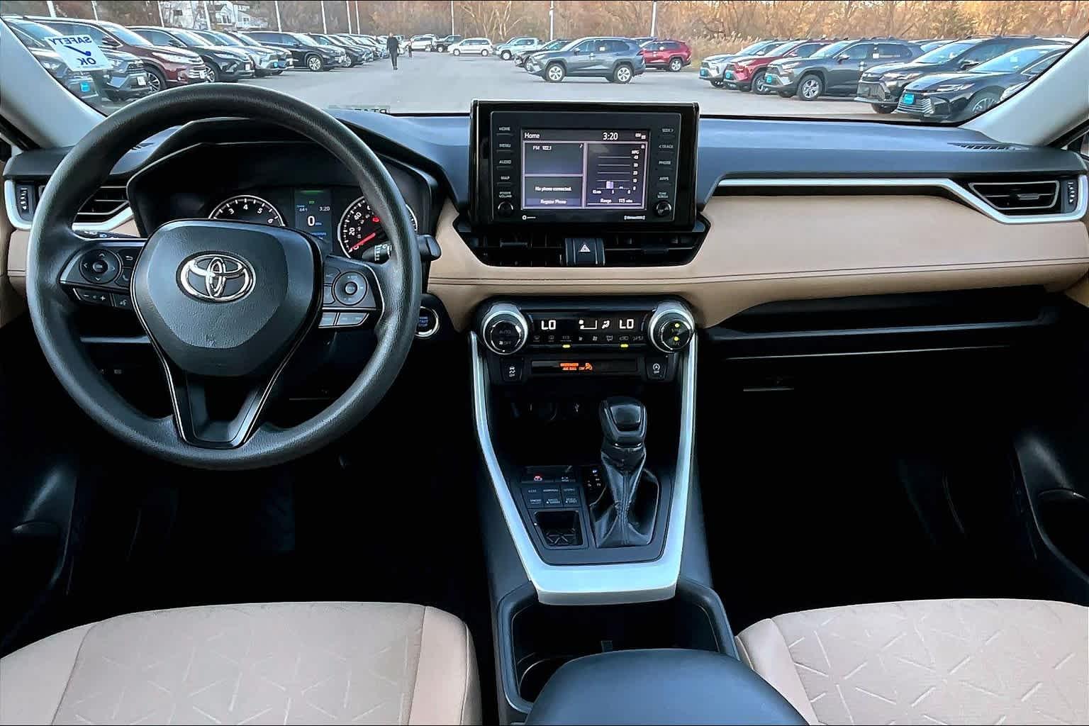 2022 Toyota RAV4 XLE - Photo 21