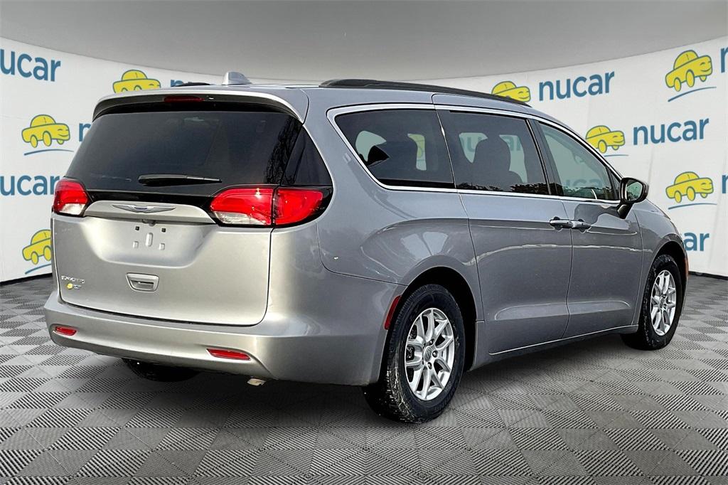 2020 Chrysler Voyager LXI - Photo 6