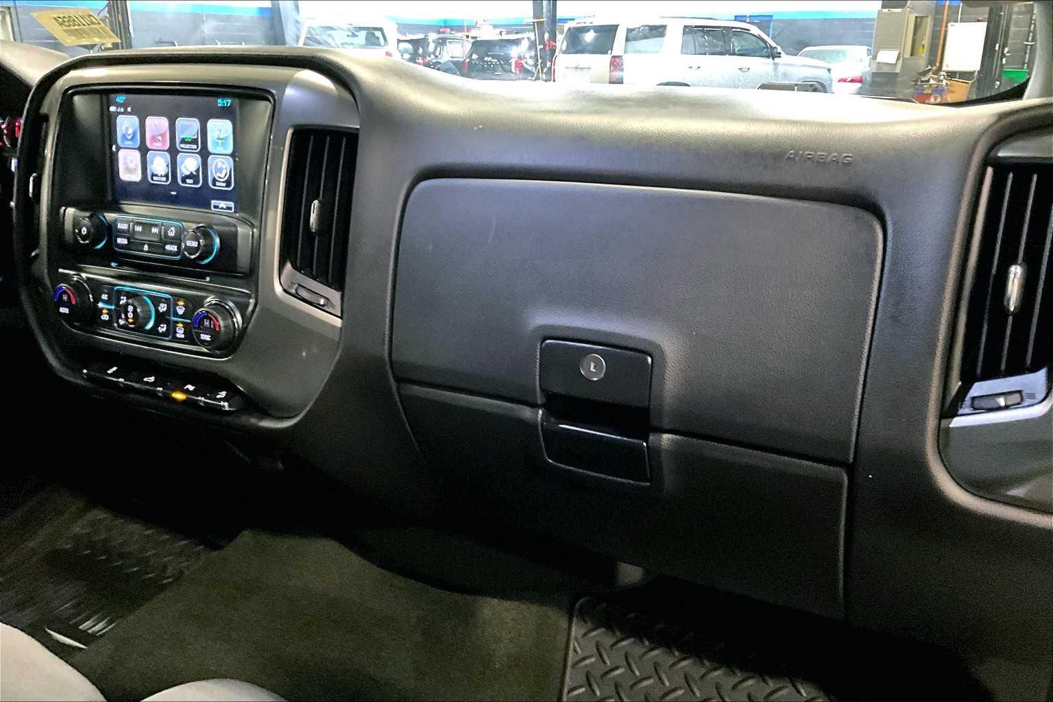 2018 Chevrolet Silverado 1500 LT - Photo 13