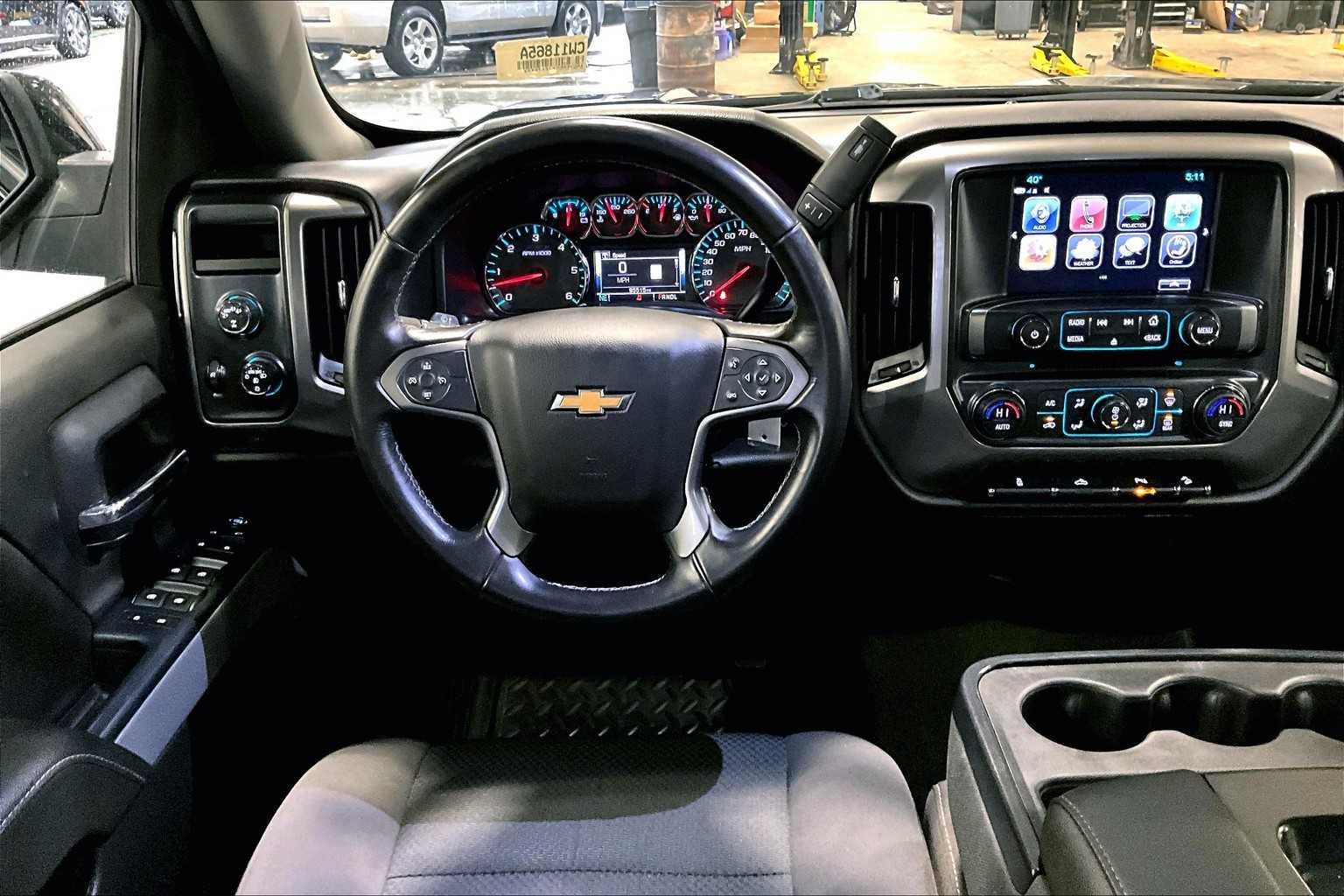 2018 Chevrolet Silverado 1500 LT - Photo 17