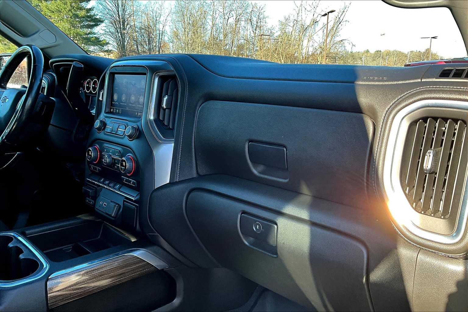 2021 Chevrolet Silverado 1500 LT Trail Boss 4WD Crew Cab 147 - Photo 13