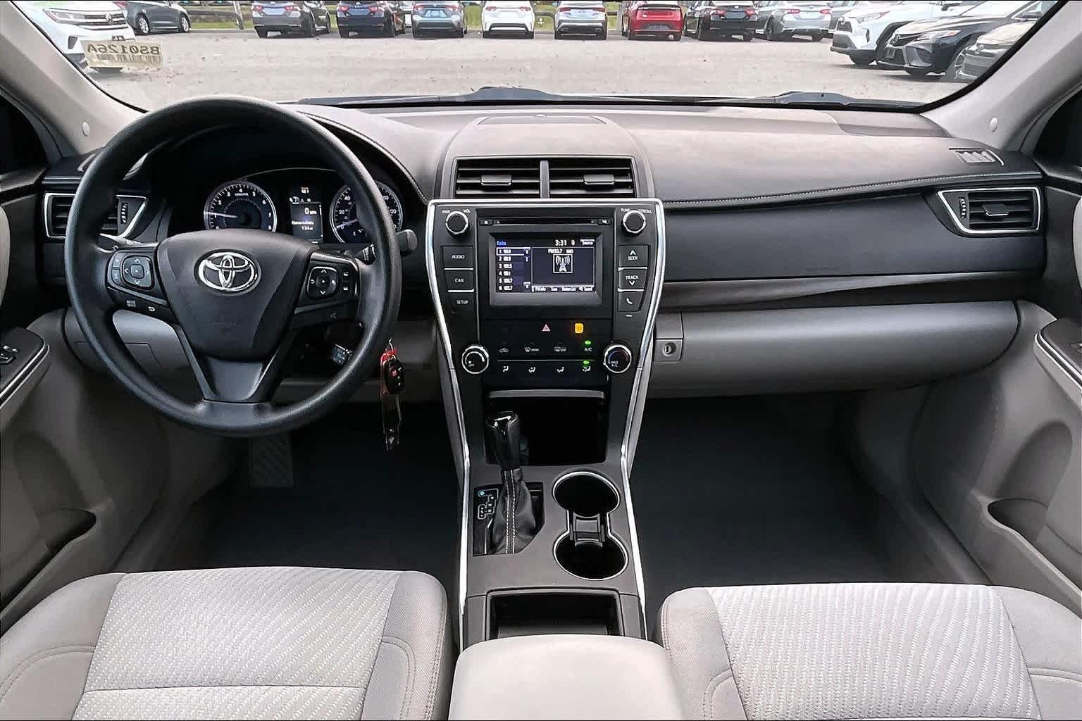 2017 Toyota Camry LE - Photo 21