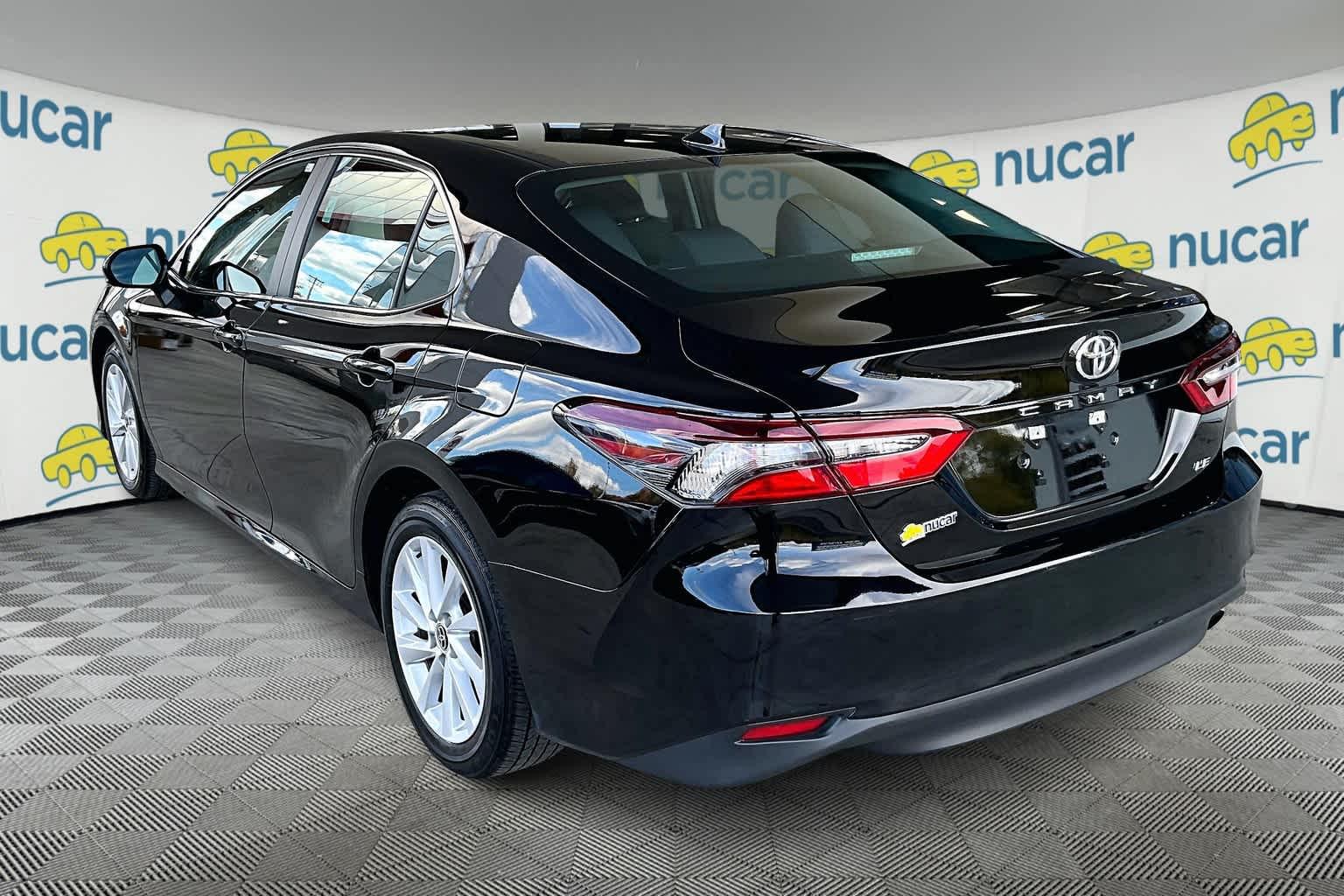 2022 Toyota Camry LE - Photo 4