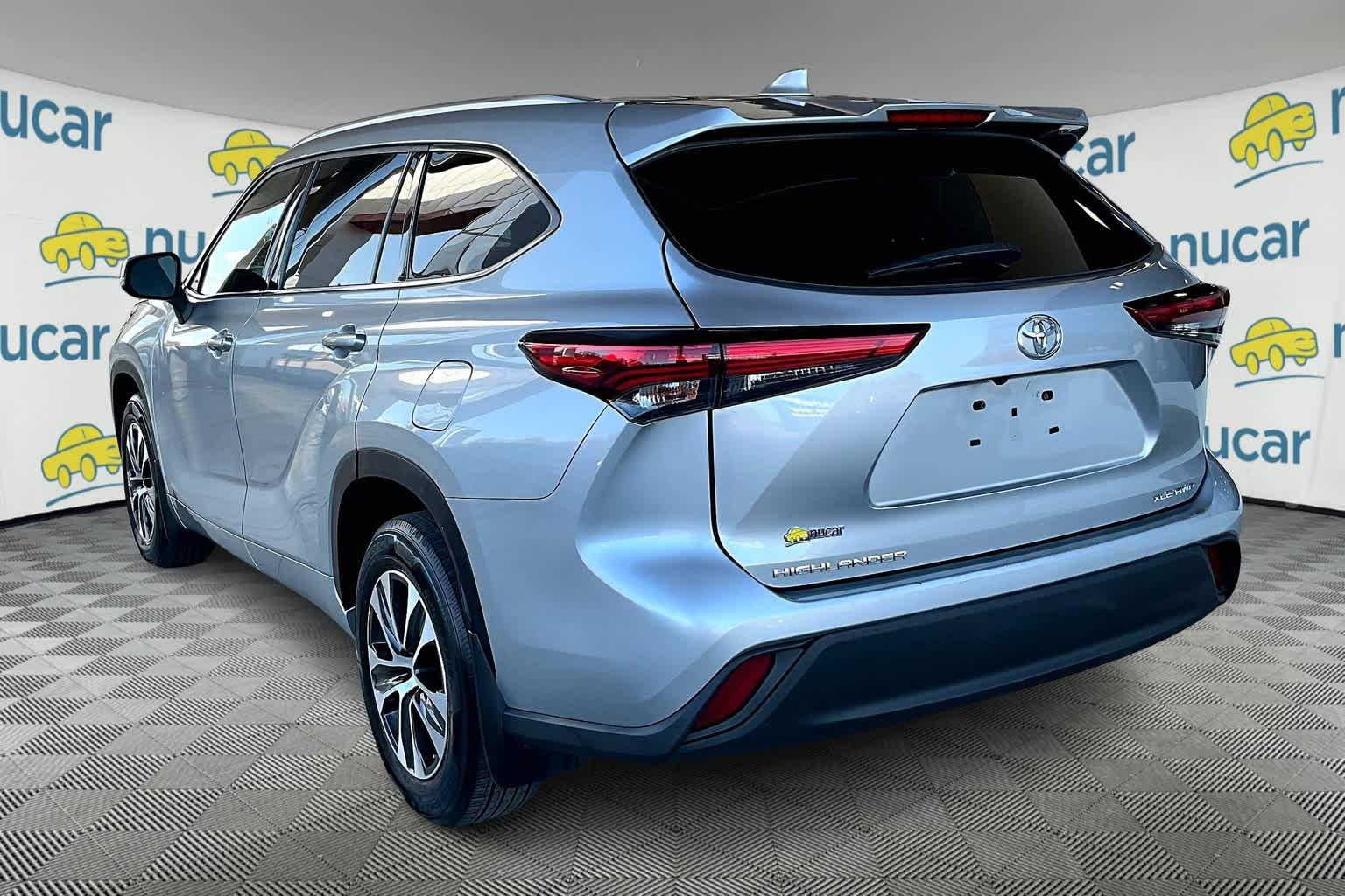 2021 Toyota Highlander XLE - Photo 4