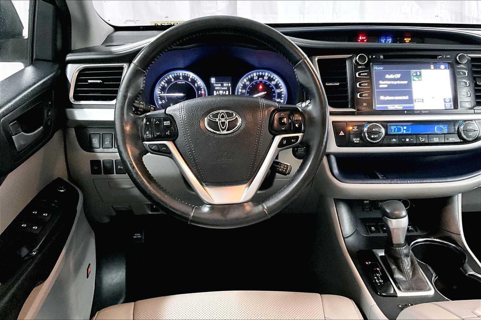 2017 Toyota Highlander Limited - Photo 18