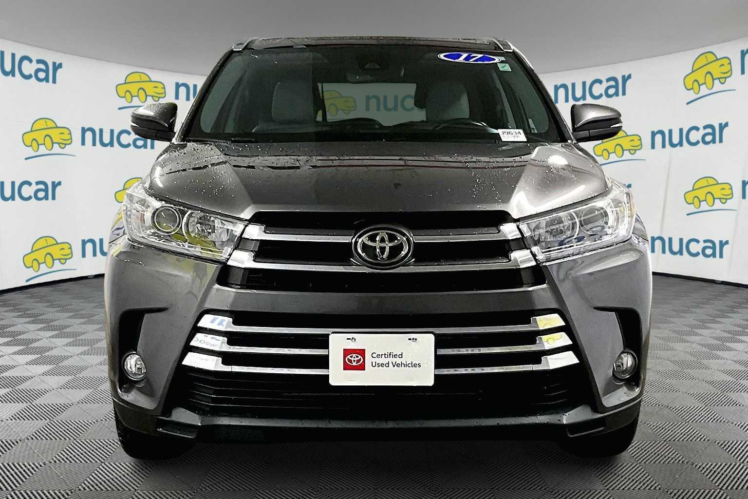 2017 Toyota Highlander Limited - Photo 2