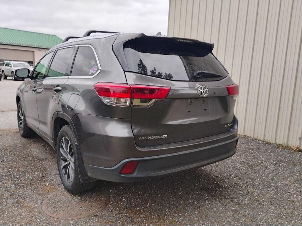 2018 Toyota Highlander XLE - Photo 2