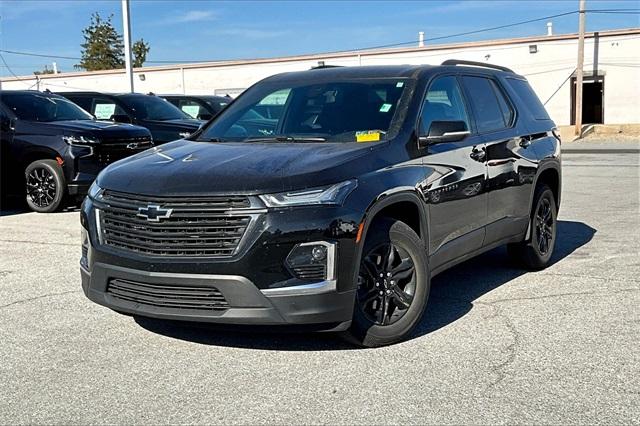 2022 Chevrolet Traverse LT - Photo 2