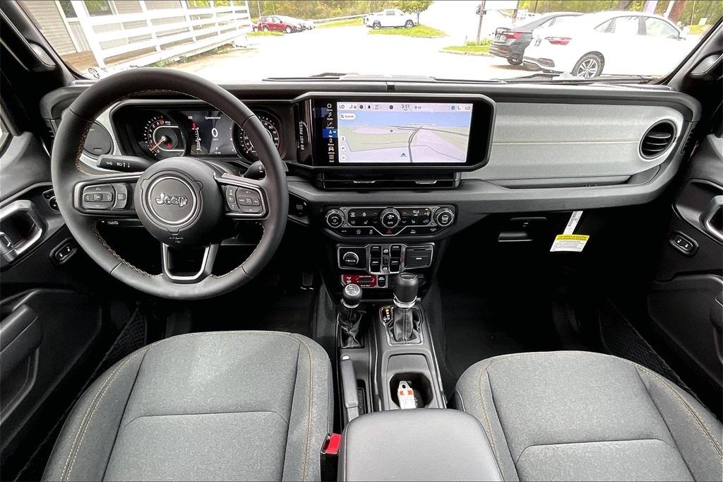 2024 Jeep Gladiator  - Photo 11