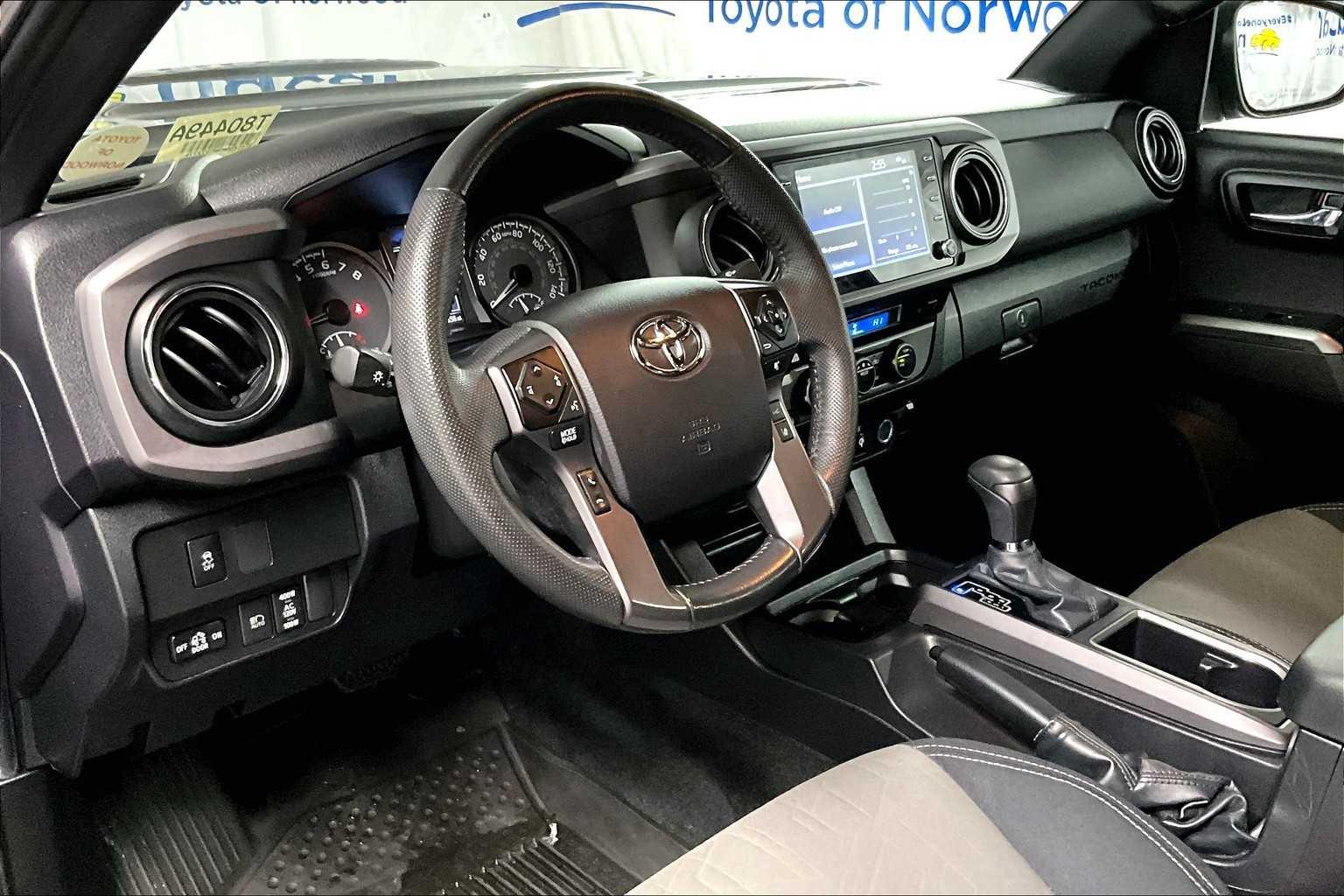 2022 Toyota Tacoma TRD Sport - Photo 8