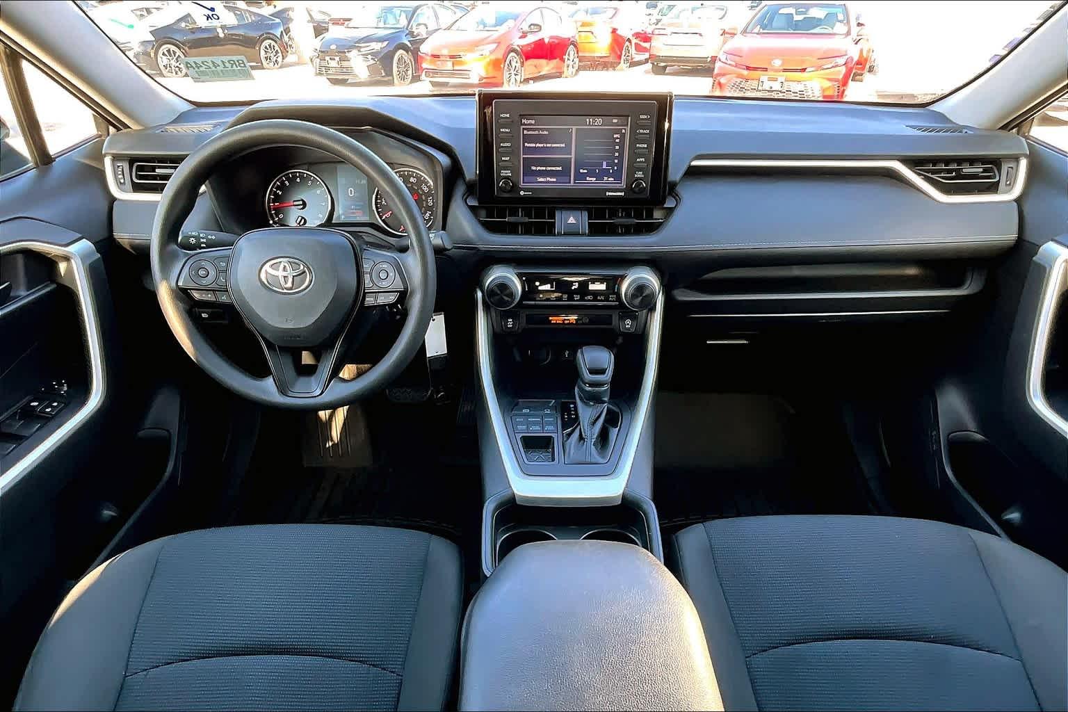 2021 Toyota RAV4 LE - Photo 21