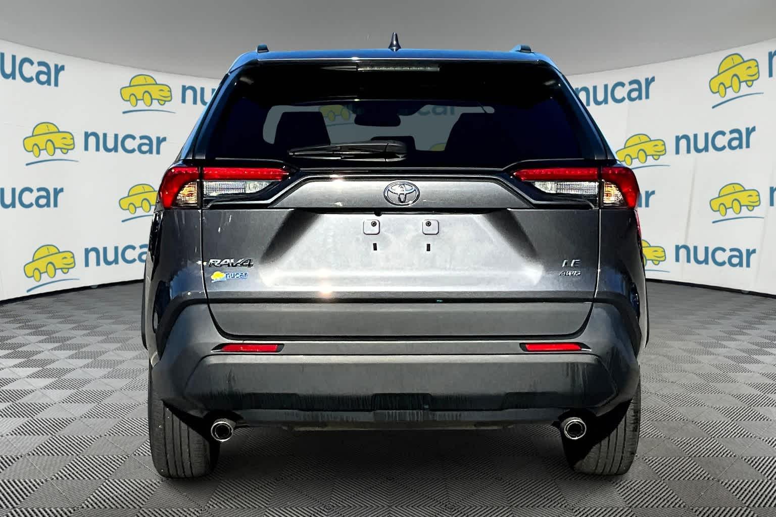 2021 Toyota RAV4 LE - Photo 5