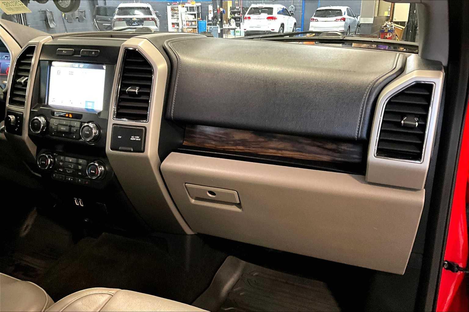 2019 Ford F-150 LARIAT - Photo 13