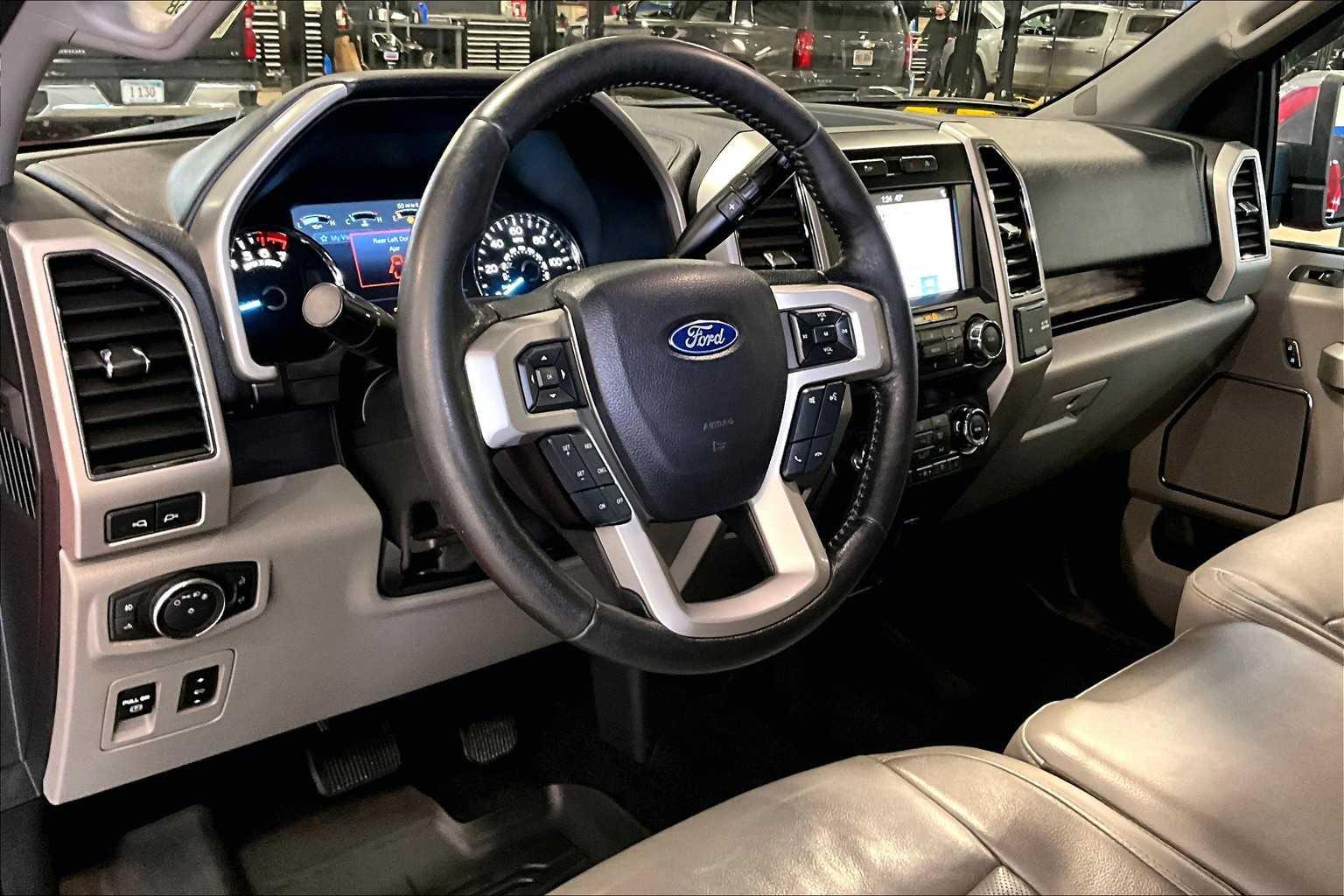 2019 Ford F-150 LARIAT - Photo 8