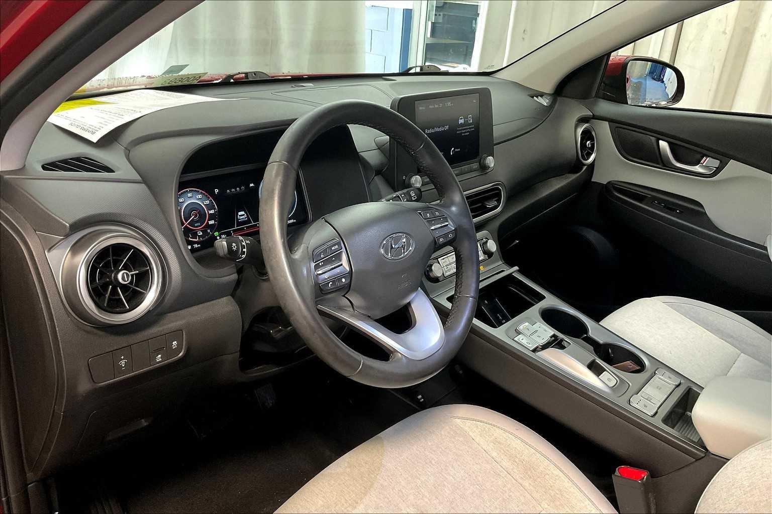 2022 Hyundai Kona Electric SEL - Photo 8