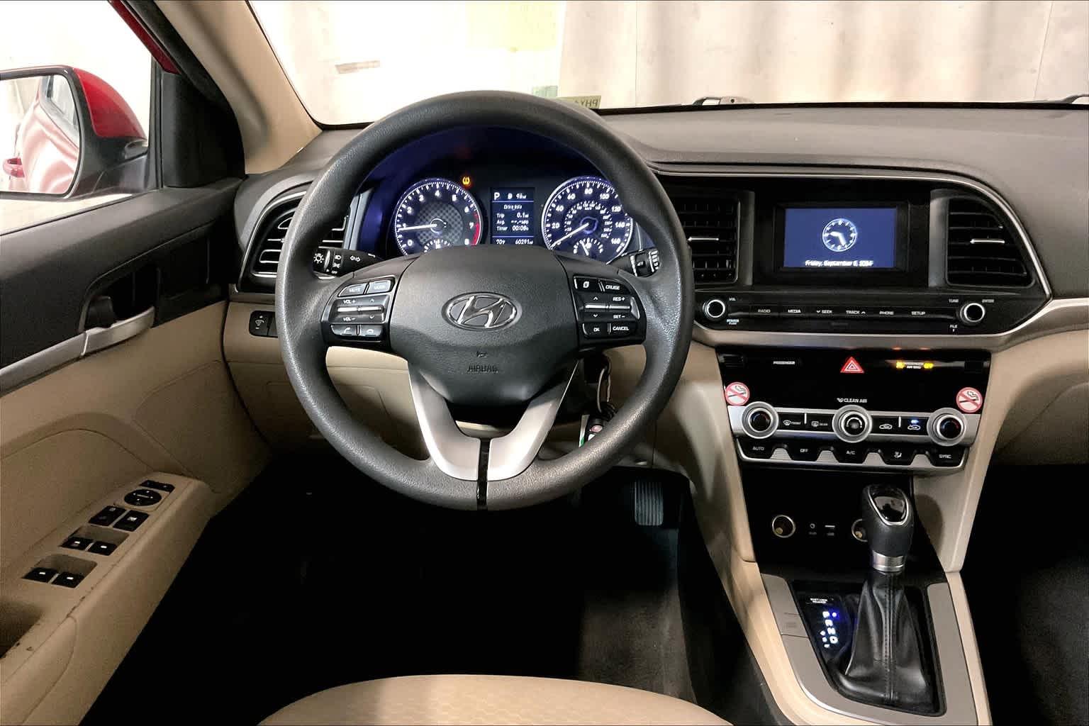 2020 Hyundai Elantra SE - Photo 17