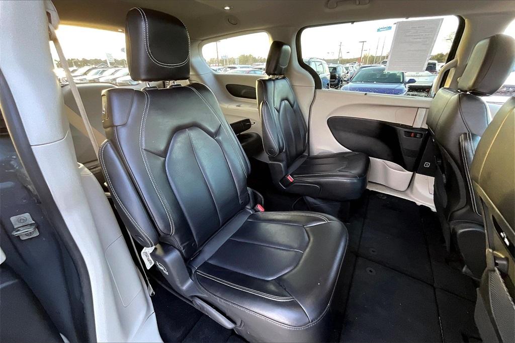 2023 Chrysler Pacifica Touring L - Photo 15