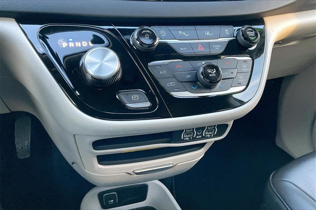 2023 Chrysler Pacifica Touring L - Photo 25