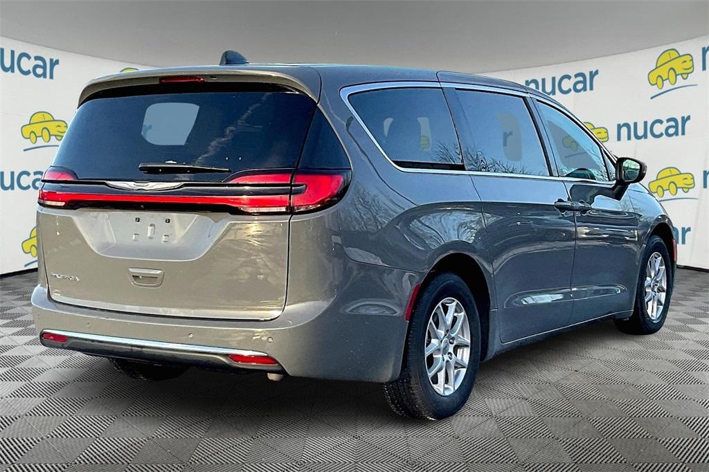 2023 Chrysler Pacifica Touring L - Photo 6