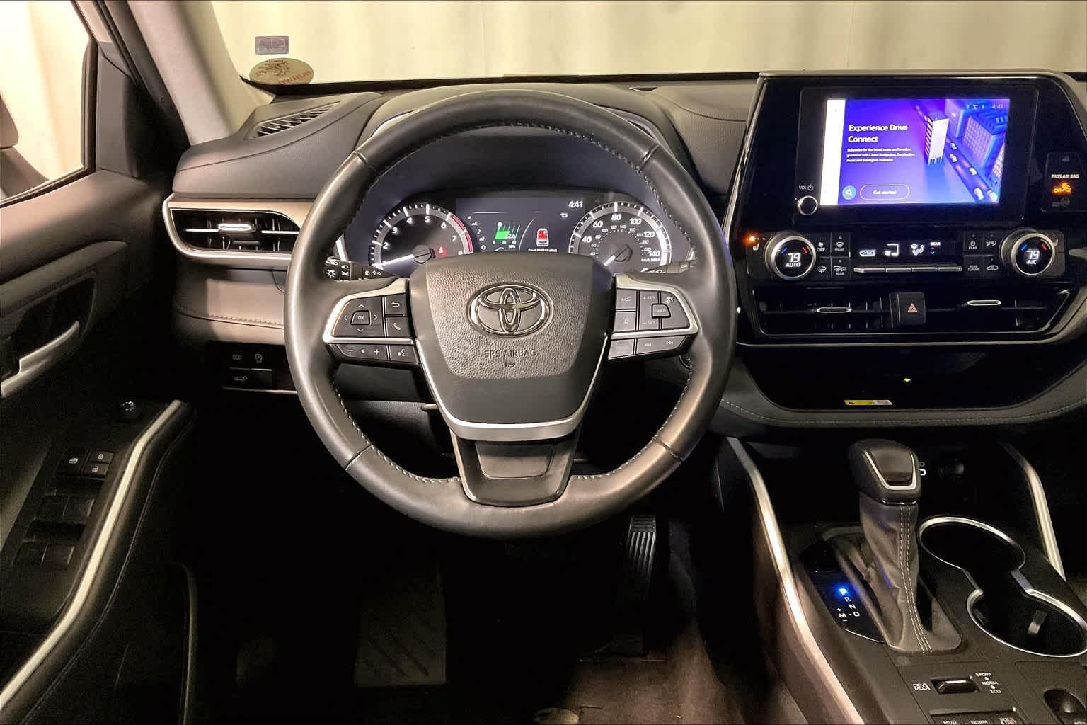 2023 Toyota Highlander XLE - Photo 18