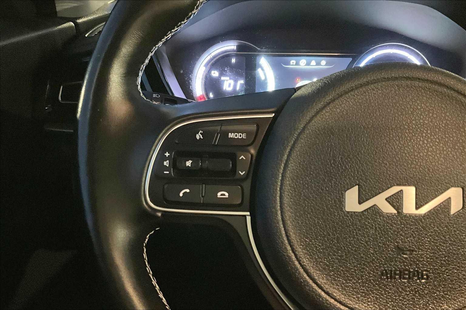 2022 Kia Niro EV EX - Photo 22