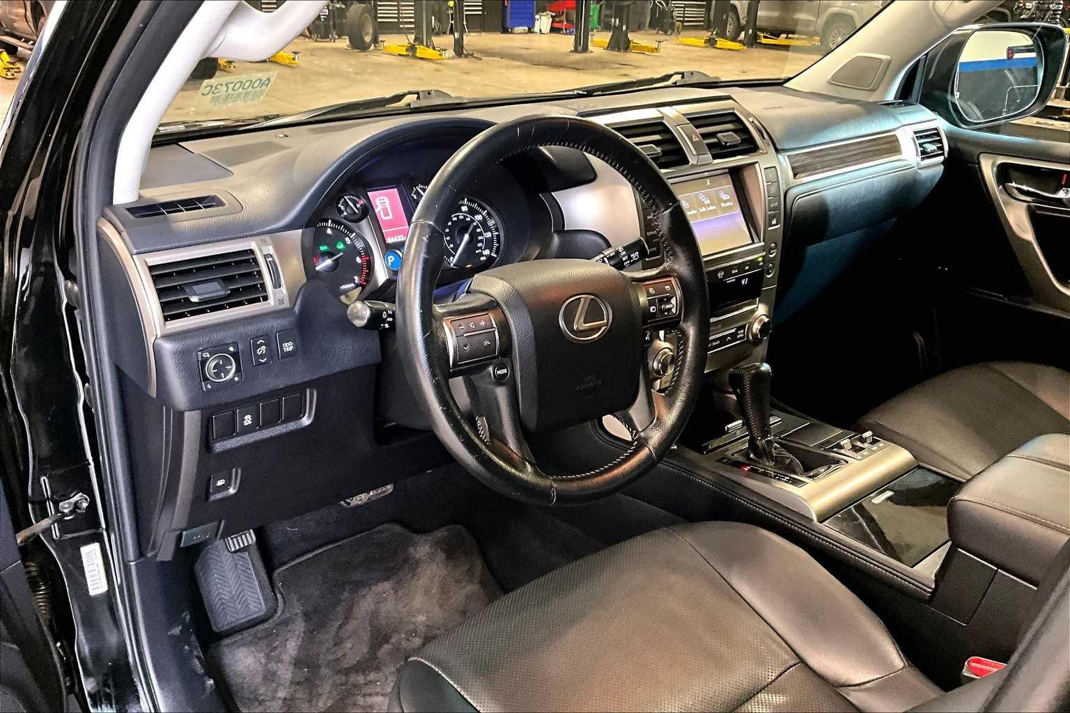 2017 Lexus GX GX 460 - Photo 8