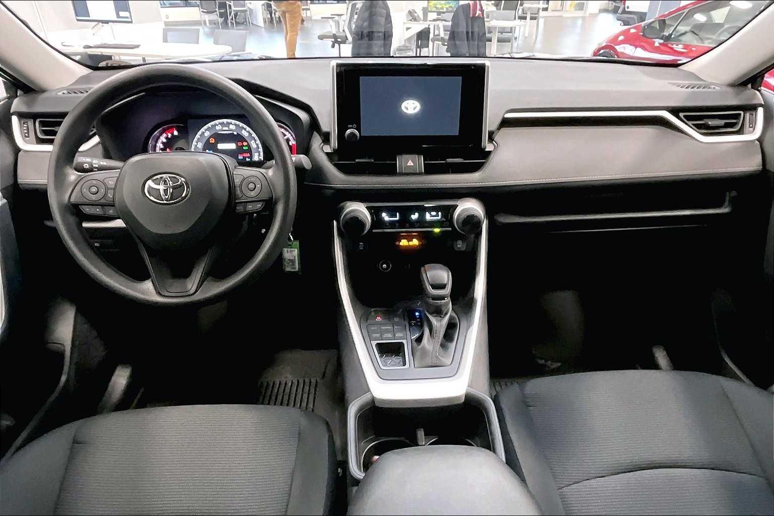 2025 Toyota RAV4 LE - Photo 11