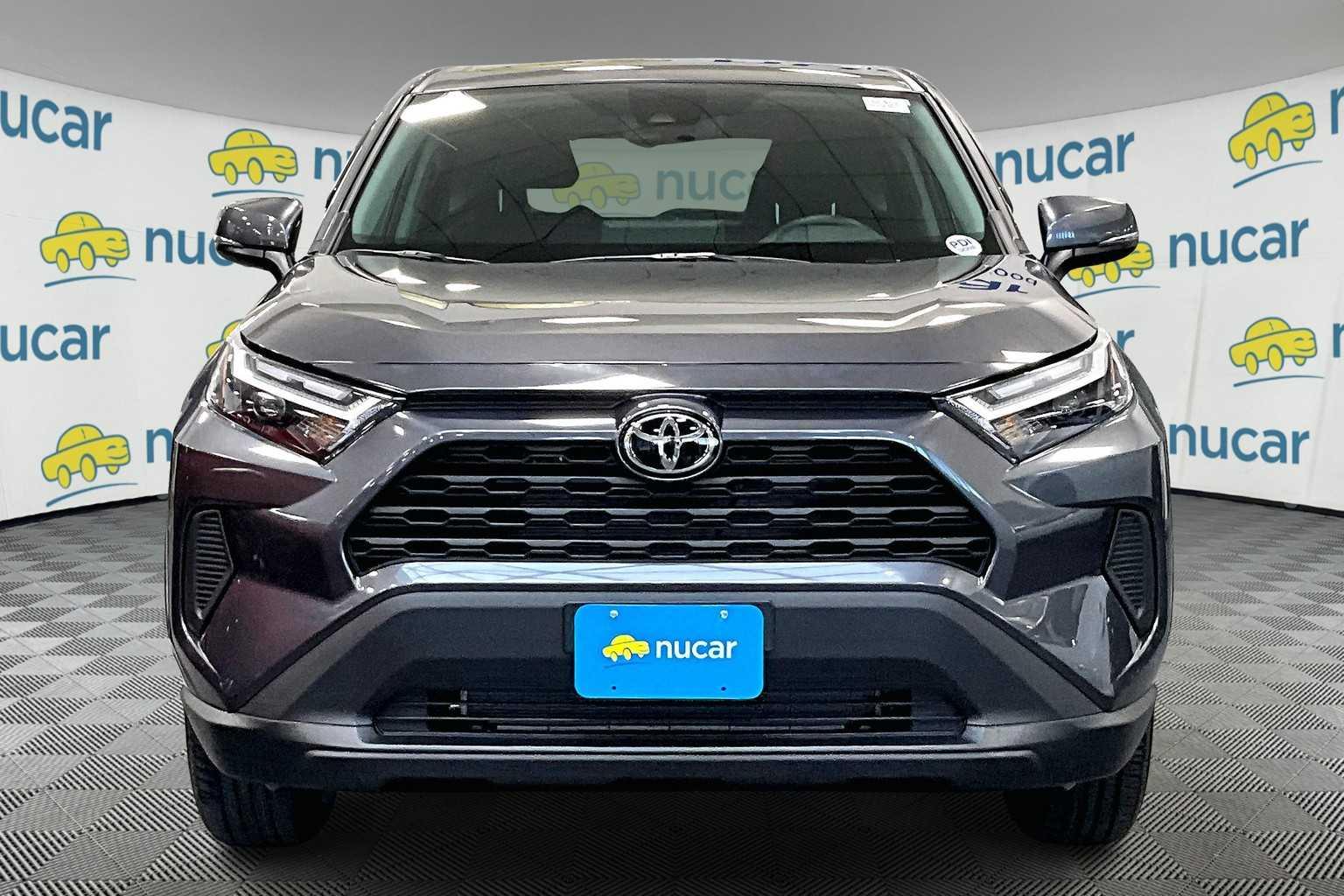 2025 Toyota RAV4 LE - Photo 3