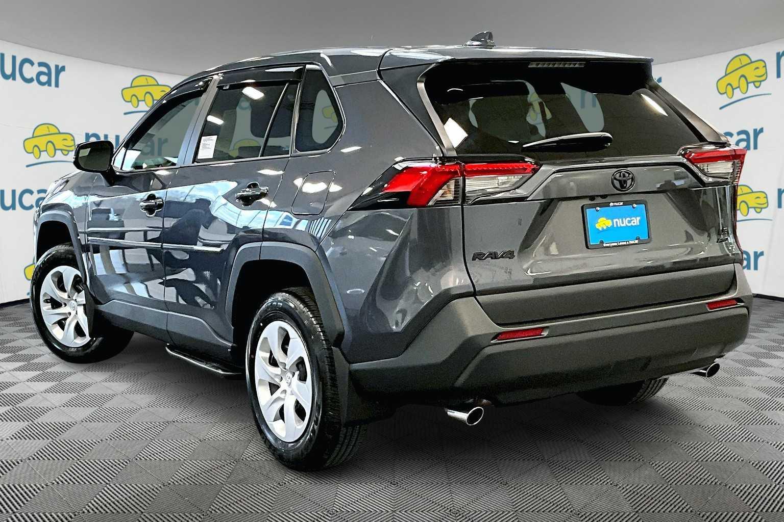 2025 Toyota RAV4 LE - Photo 5