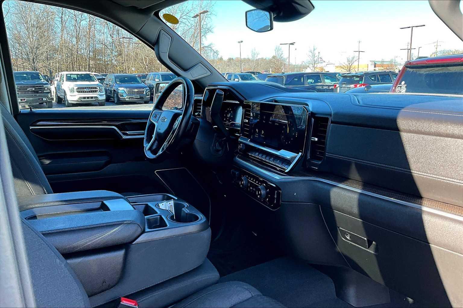 2022 Chevrolet Silverado 1500 RST 4WD Crew Cab 147 - Photo 20