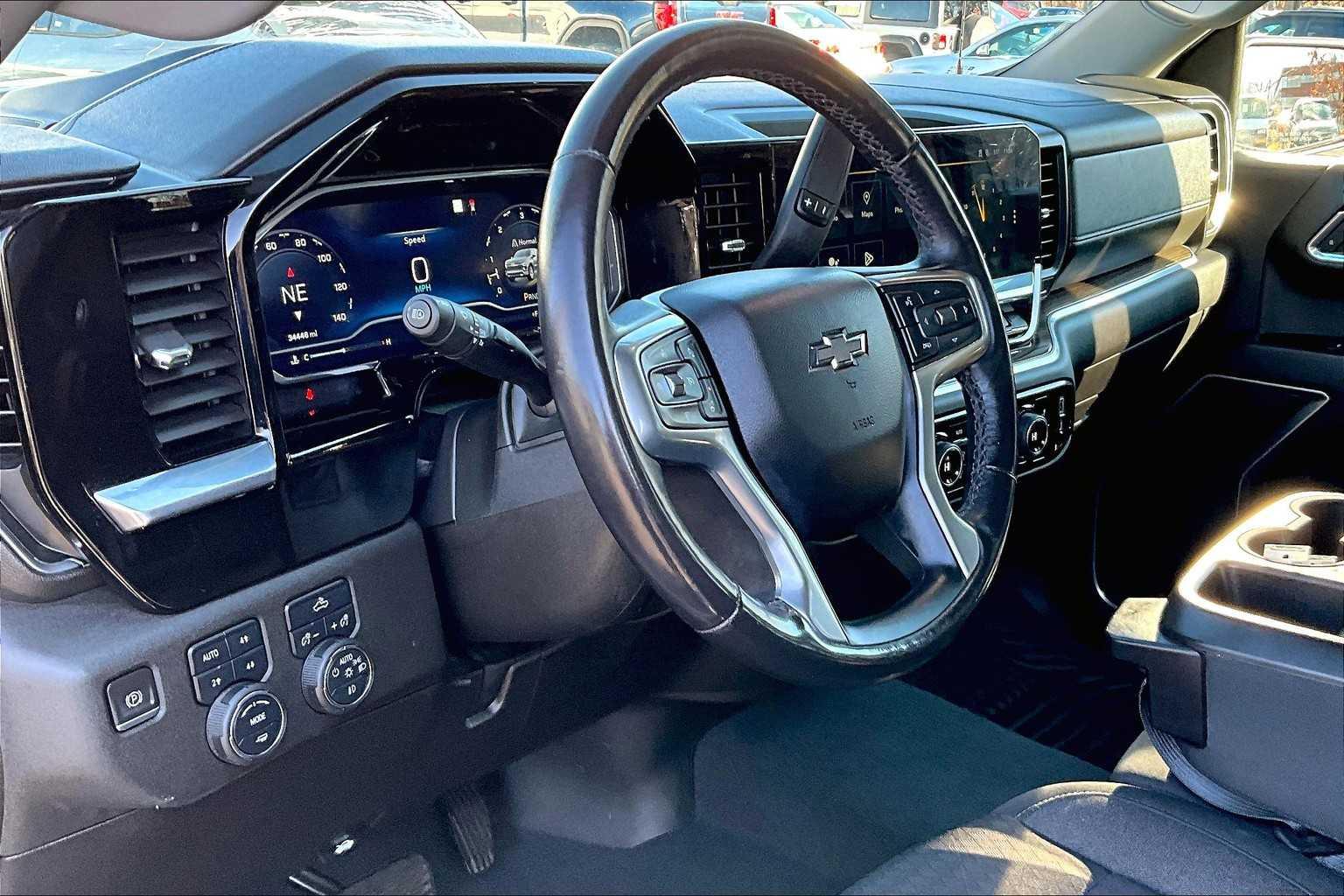 2022 Chevrolet Silverado 1500 RST 4WD Crew Cab 147 - Photo 8