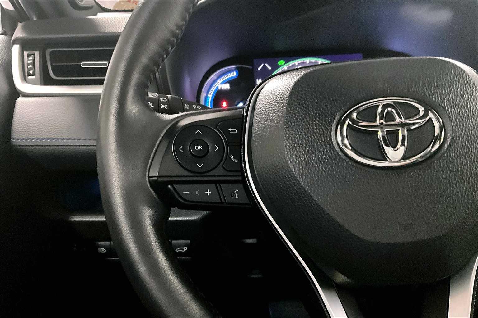 2020 Toyota RAV4 Hybrid XSE - Photo 23