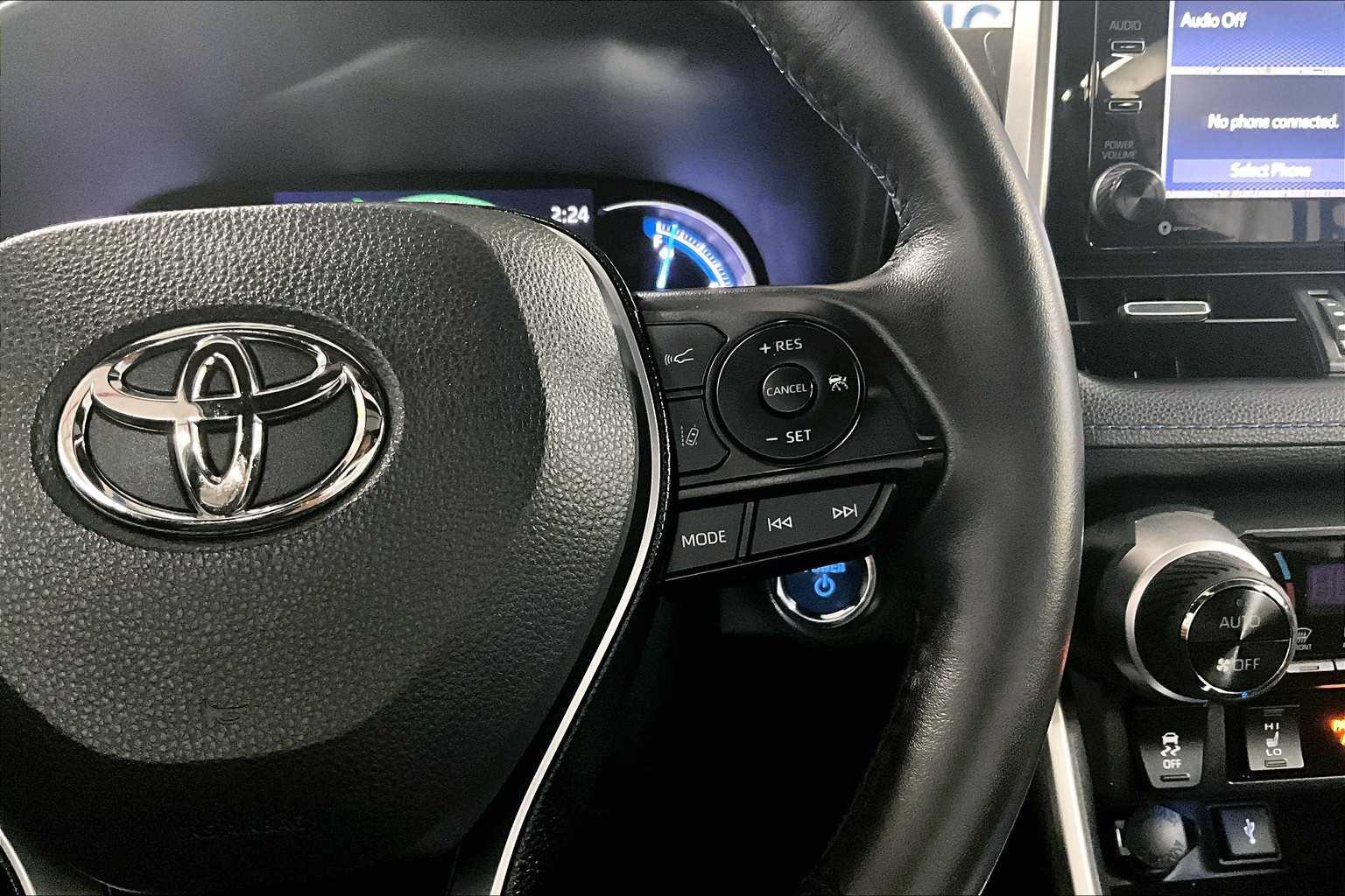 2020 Toyota RAV4 Hybrid XSE - Photo 24