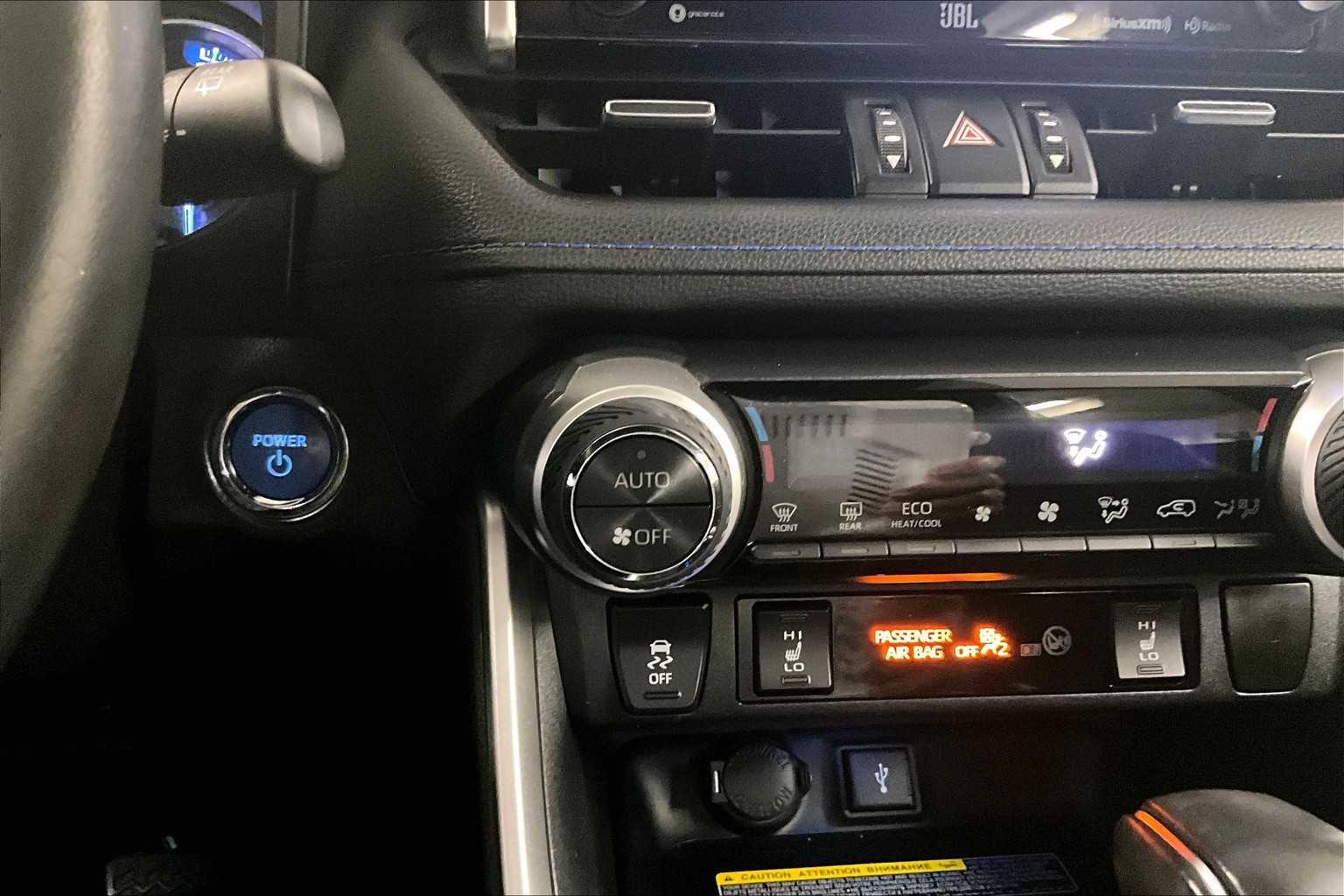 2020 Toyota RAV4 Hybrid XSE - Photo 26