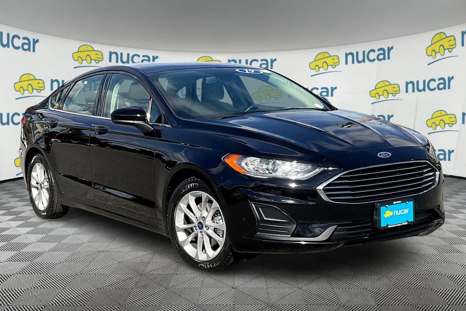 2019 Ford Fusion SE - Photo 1