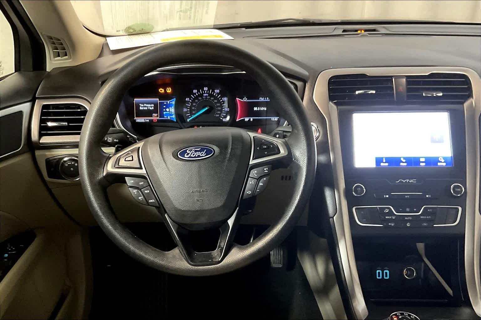 2019 Ford Fusion SE - Photo 17