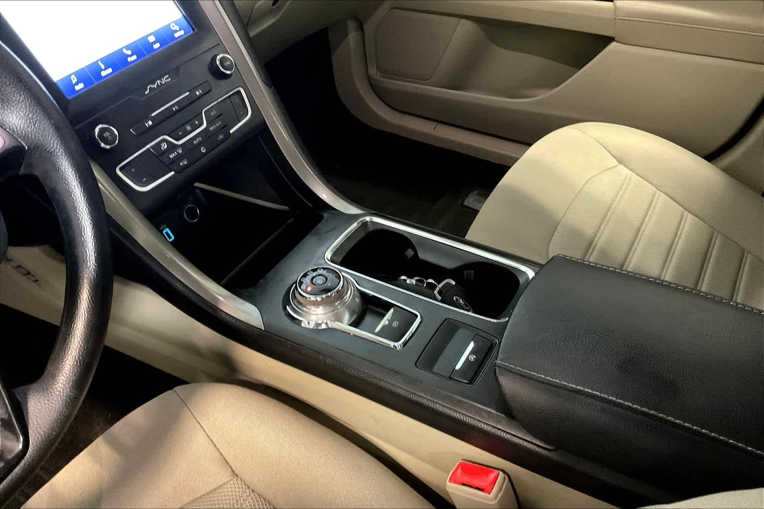 2019 Ford Fusion SE - Photo 20