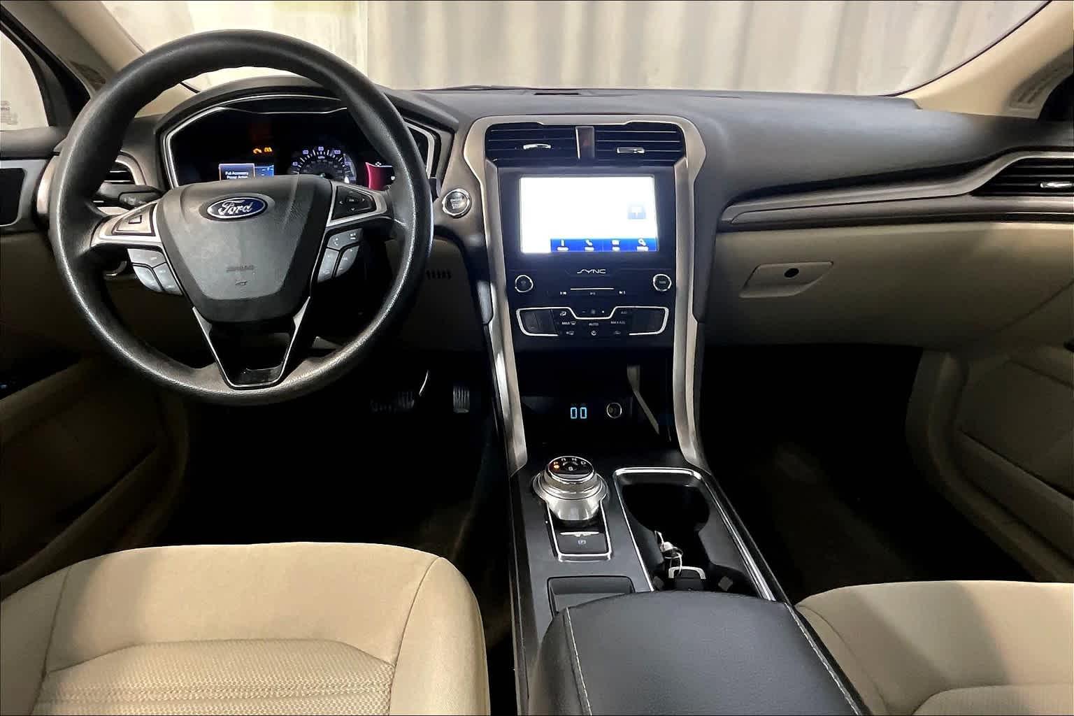 2019 Ford Fusion SE - Photo 21