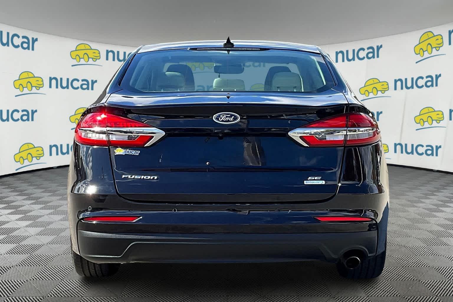 2019 Ford Fusion SE - Photo 5