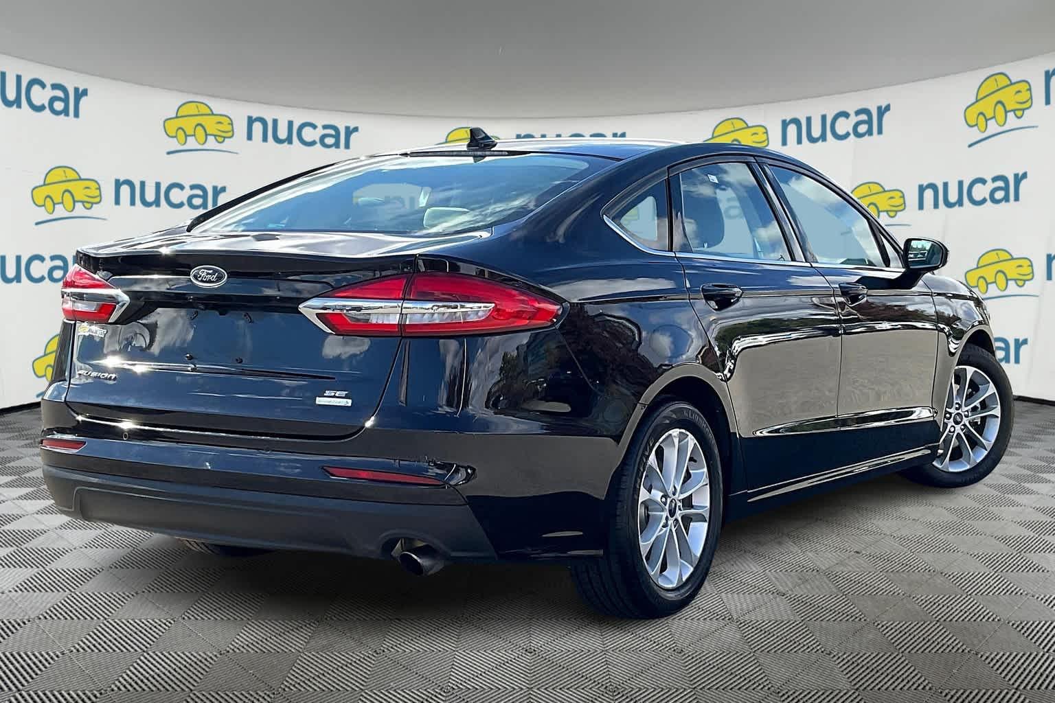 2019 Ford Fusion SE - Photo 6